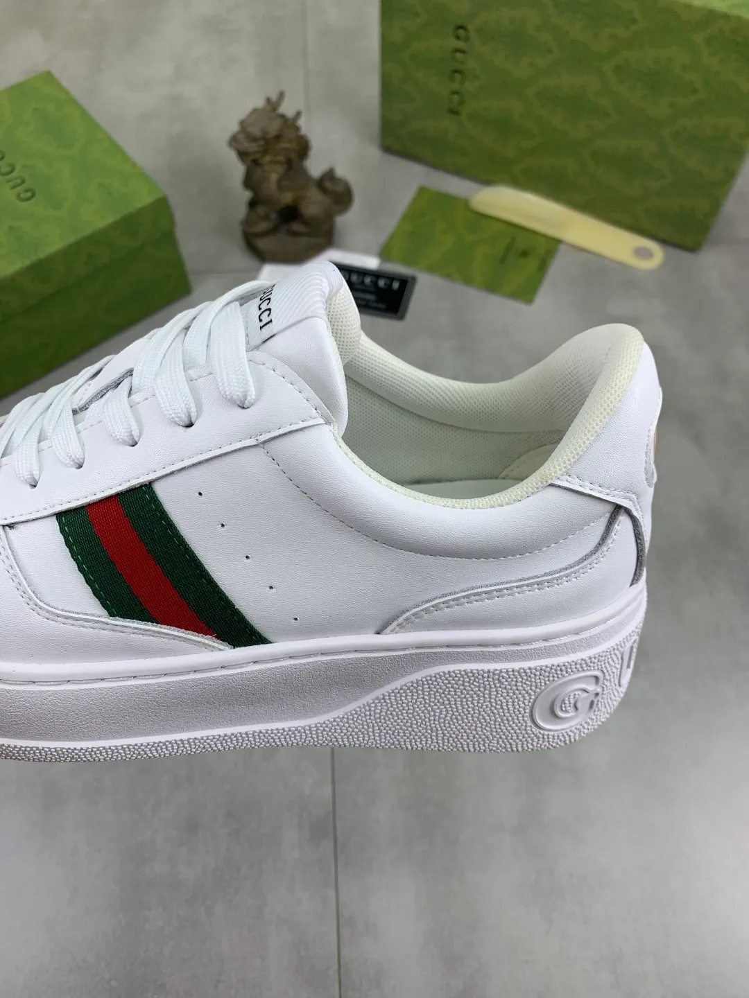 Men's shoes 💰P400💰【New model】 🆘 The latest model from Gucci official website 🎁 Classic casual and fashionable men's shoes 👟 Hot model 💥 Simple and elegant style, exclusive for trendy men. Unique latest brand elements from the official website 👑 Original Gucci decoration, fashionable and generous, made of original soft calfskin fabric ➕ Comfortable soft pigskin lining ✅Wear-resistant rubber outsole specified on the official website_Full elasticity, classic model taken in real life🎬Color: 5️⃣colors available😍Number: 38-44 (45 46 customized)